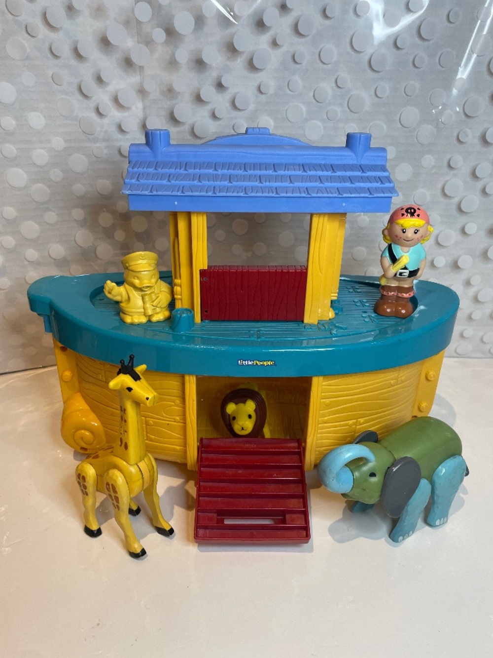 Fisher Price 2005 Noah’s Ark with 🐘🦒vintage animals